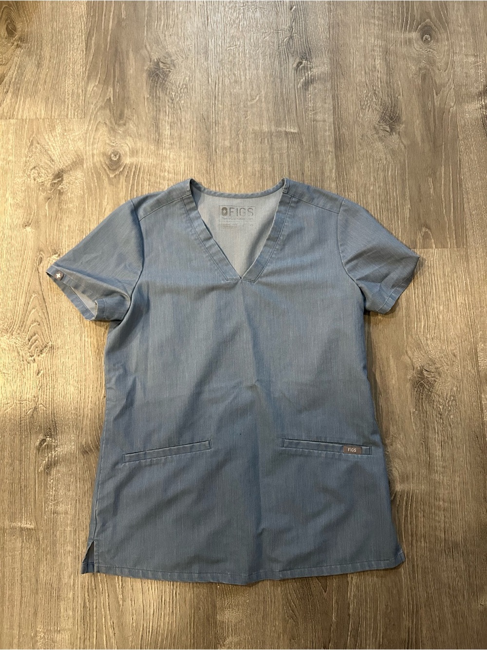 Figs Women’s V-Neck Scrub Top - Light Blue